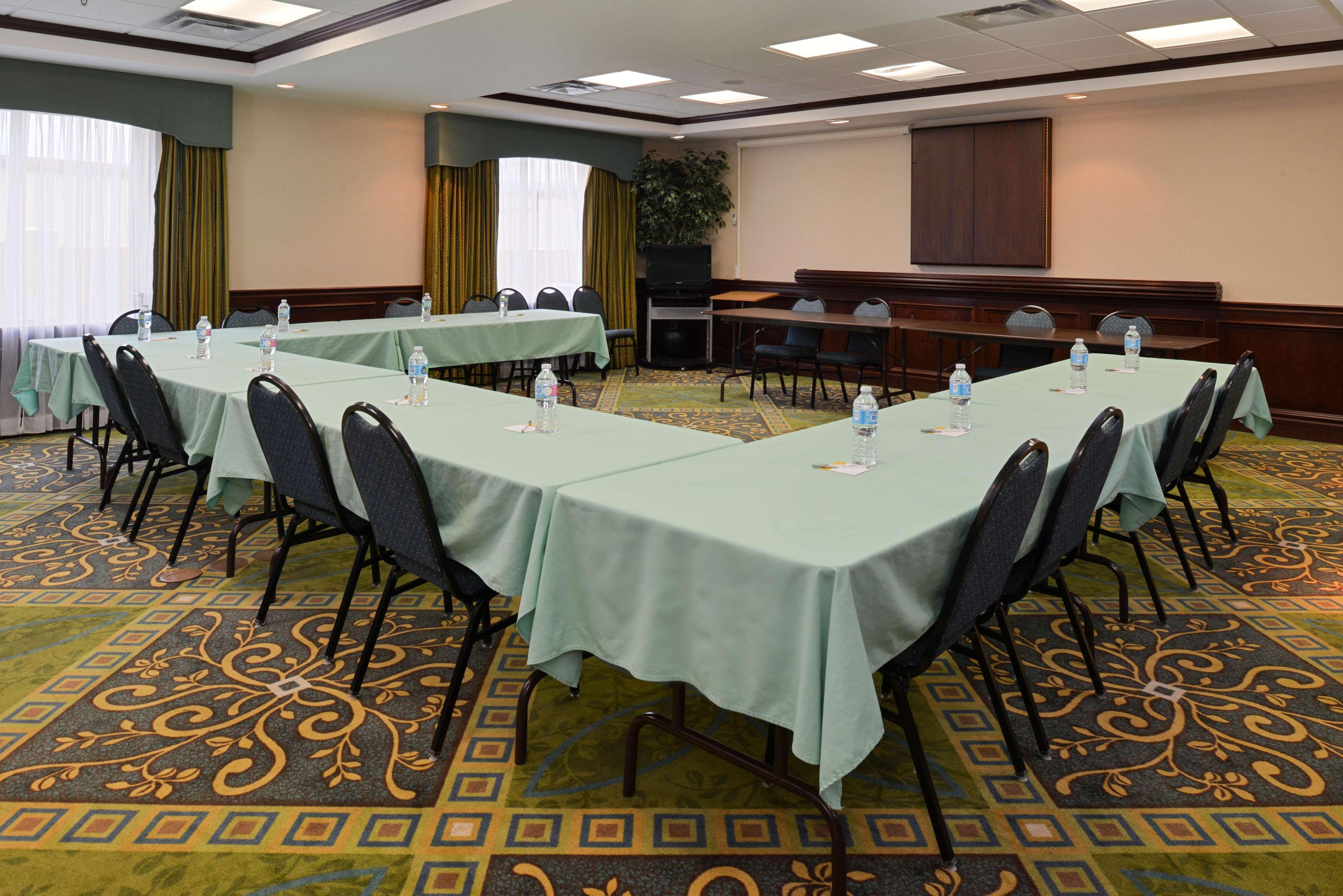 Hampton Inn Alpine Bagian luar foto