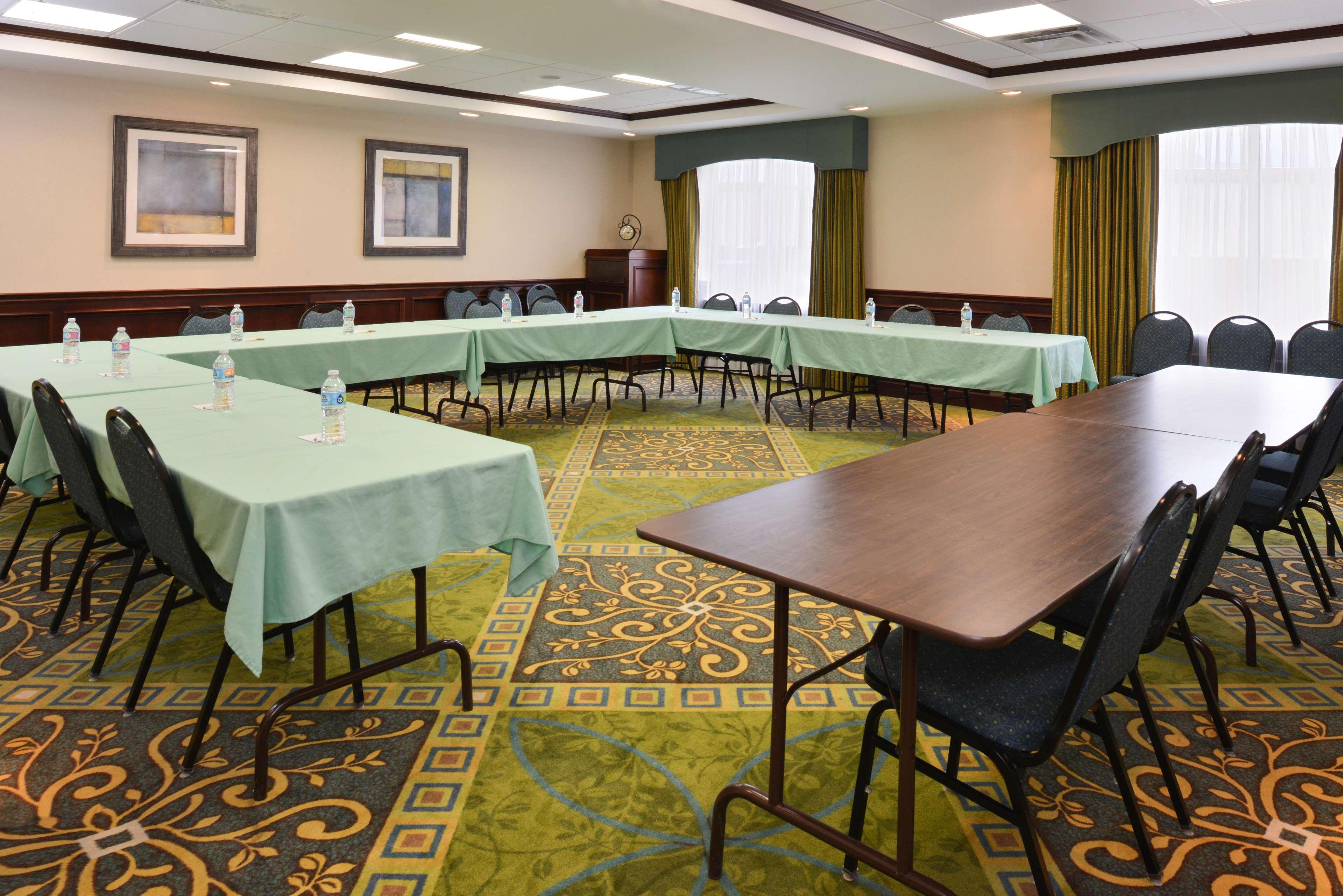 Hampton Inn Alpine Bagian luar foto